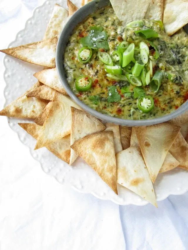 Spinach Cheese Queso Dip