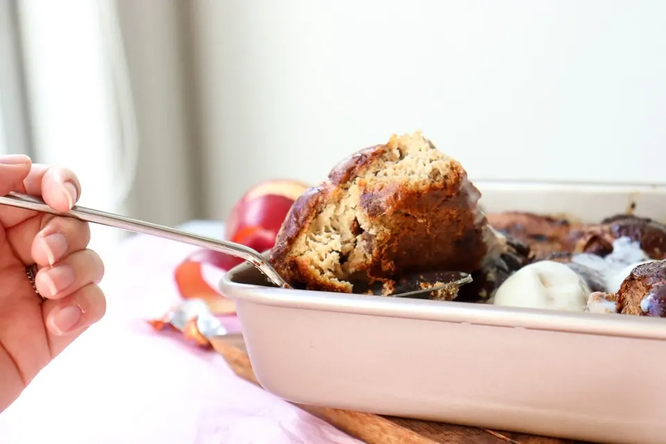 apple pie hot cross bun pudding
