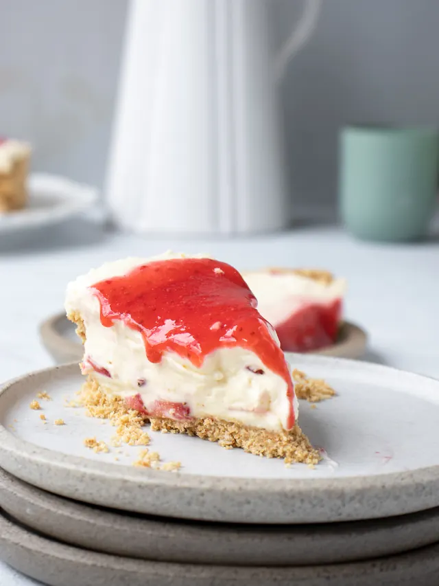 No Bake Strawberry Cheesecake